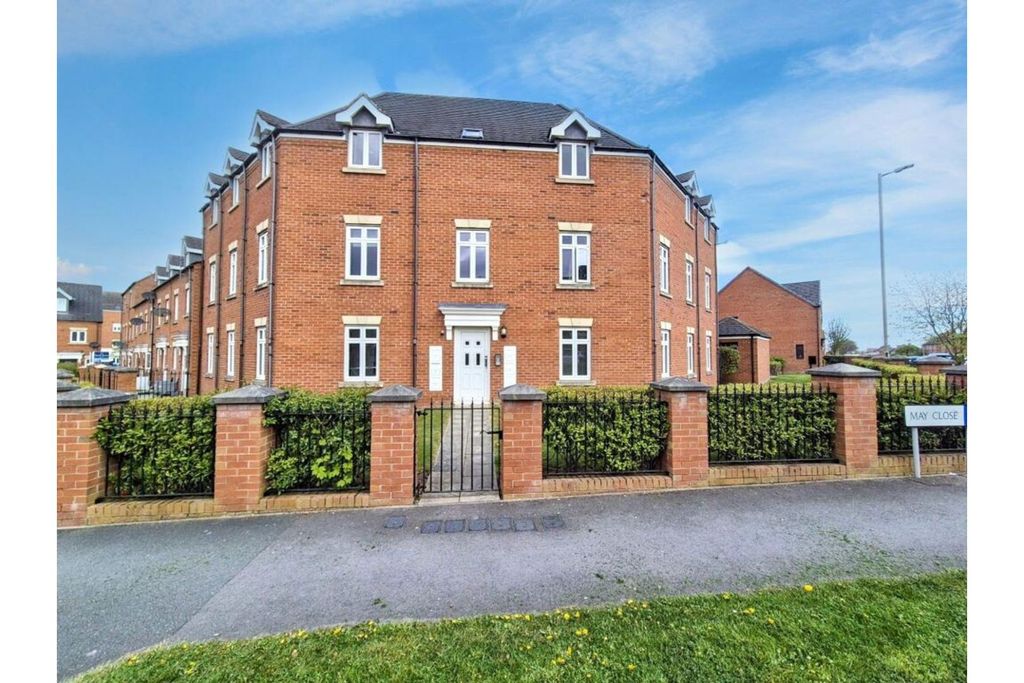 Property photo 1 of 8