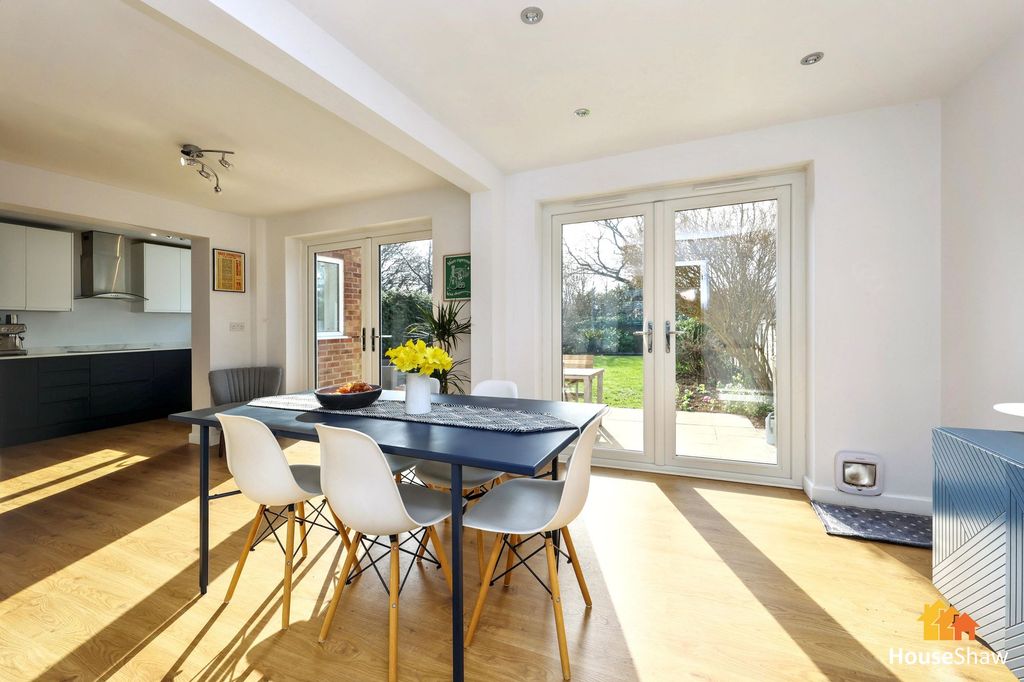 Property photo 2 of 24