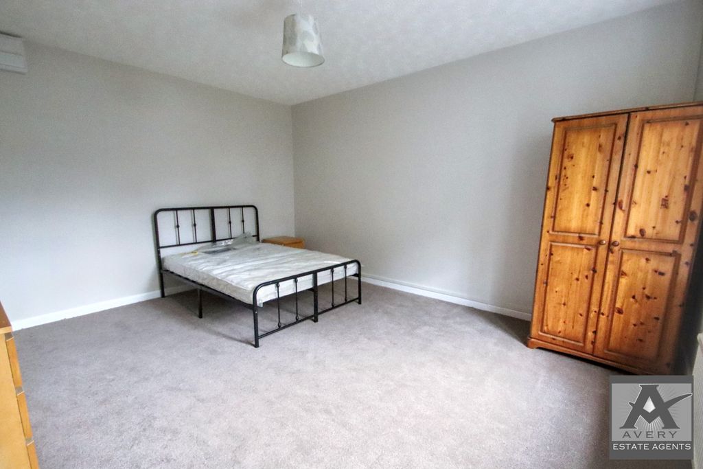 Property photo 1 of 3 Room