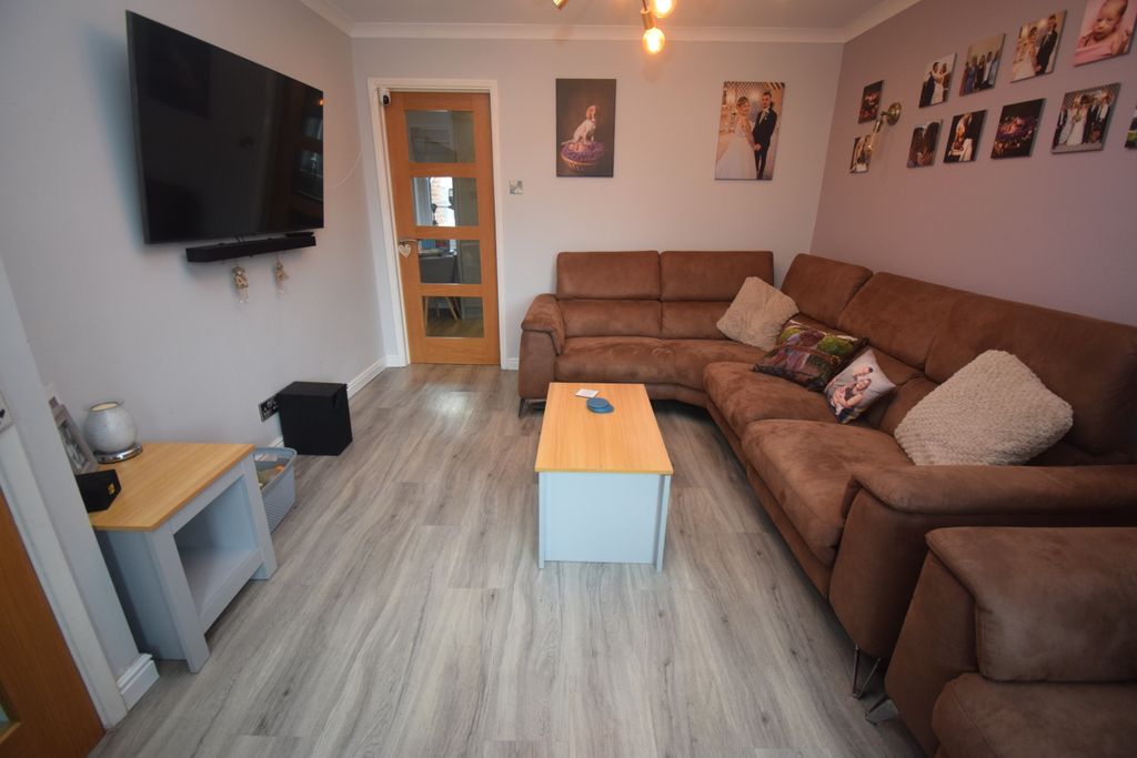 Property photo 2 of 9 Living Room