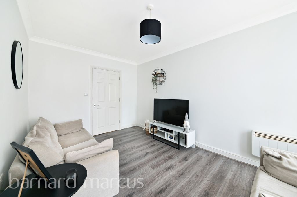 Property photo 2 of 7 Living Room