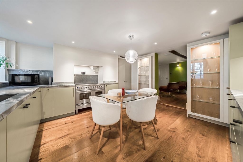 Property photo 2 of 14 Image