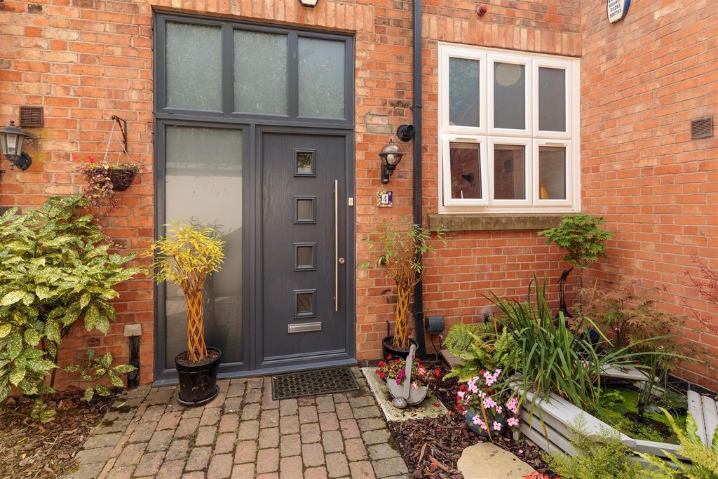 Property photo 3 of 15 Entrance.Jpg