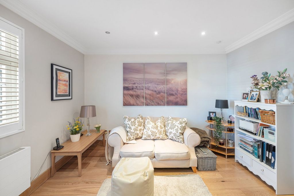 Property photo 3 of 36