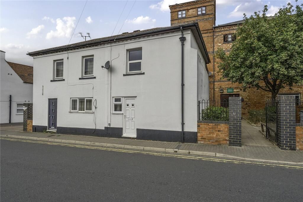 Property photo 1 of 12