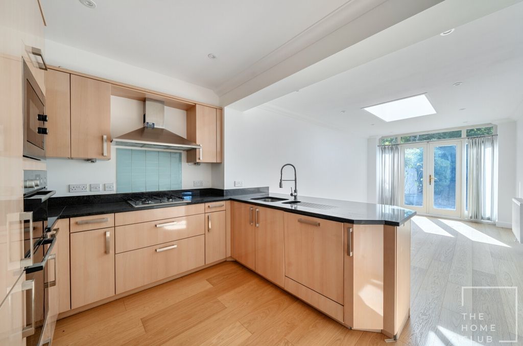 Property photo 2 of 12 F8A39d5B-851A-4263-8782-706c05Ff88E5
