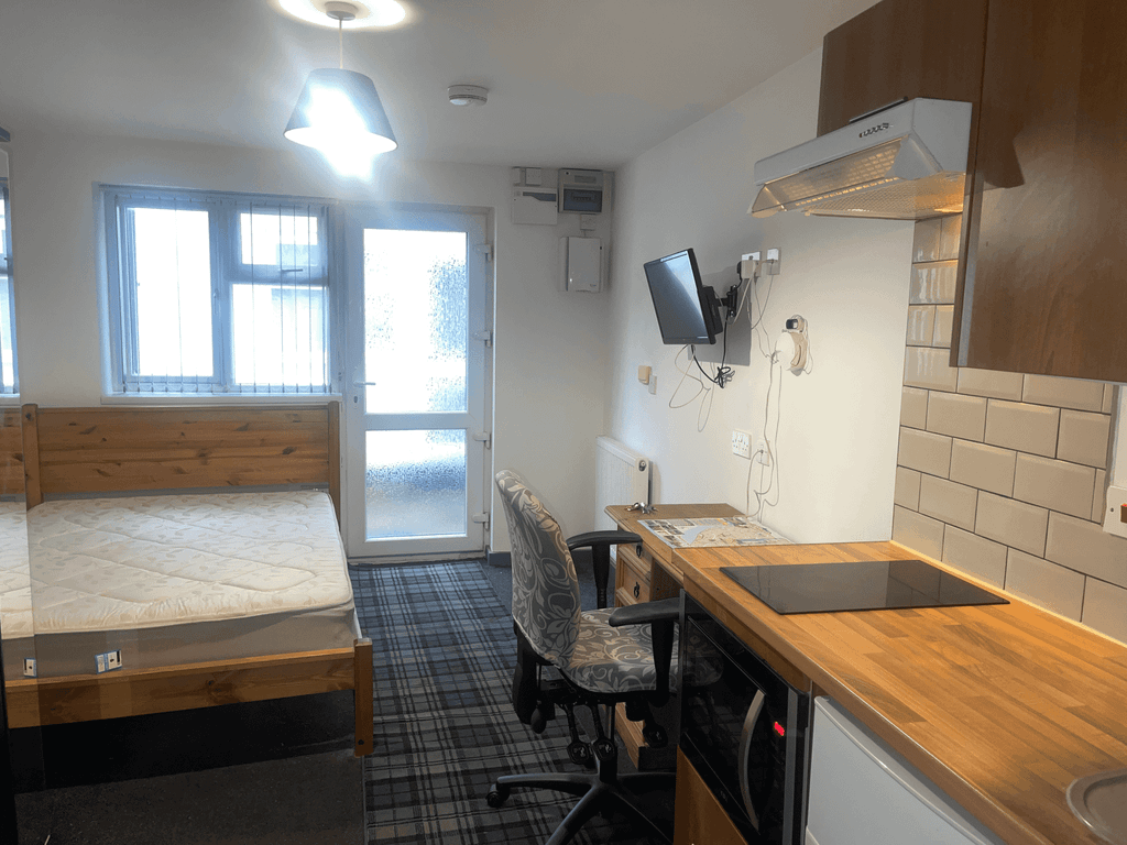 Property photo 3 of 9