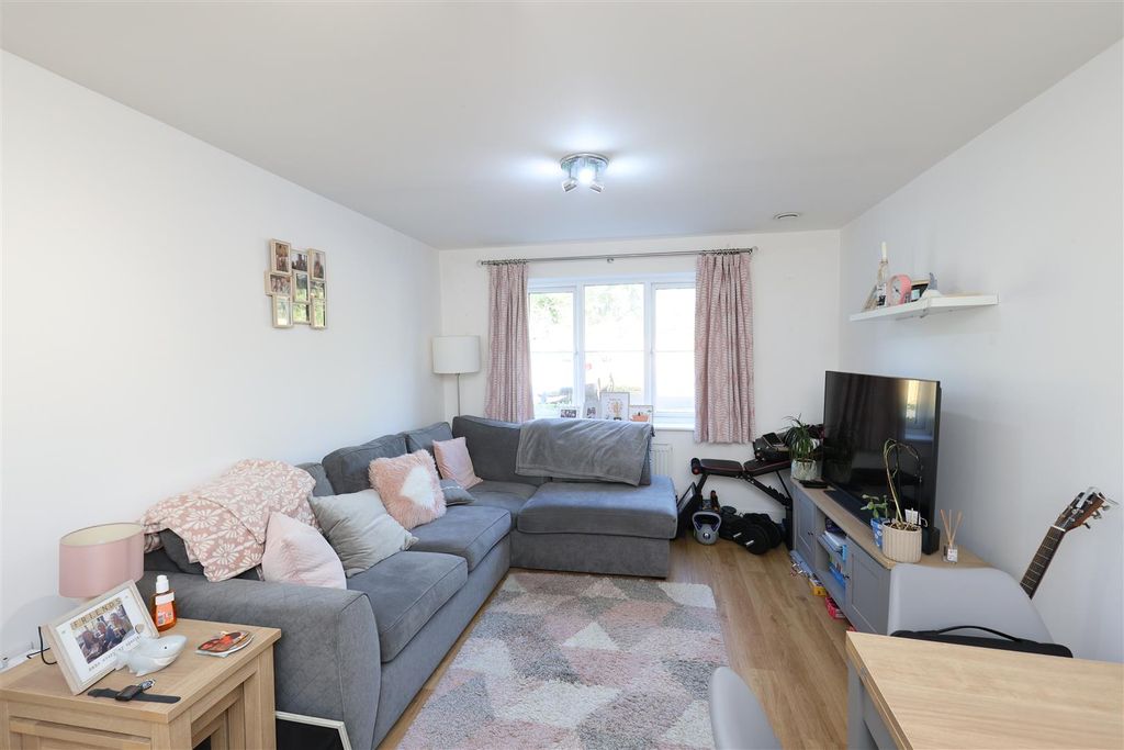 Property photo 3 of 16