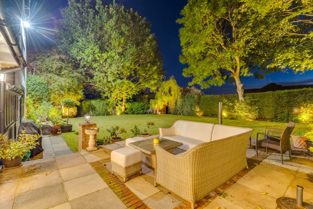 Additional image 43 of 6 bed detached house for saleMoormead Hill House, Offley Road, Hitchin SG5