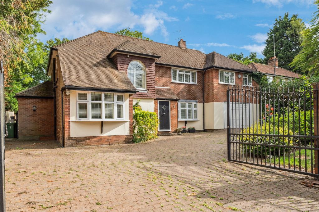 Property photo 1 of 30