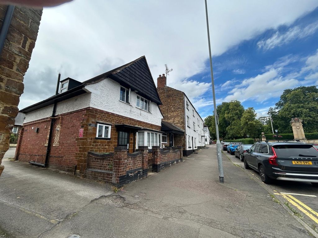 Additional image 4 of 21 bed flat for saleBroad Green, Wellingborough, Northamptonshire NN8