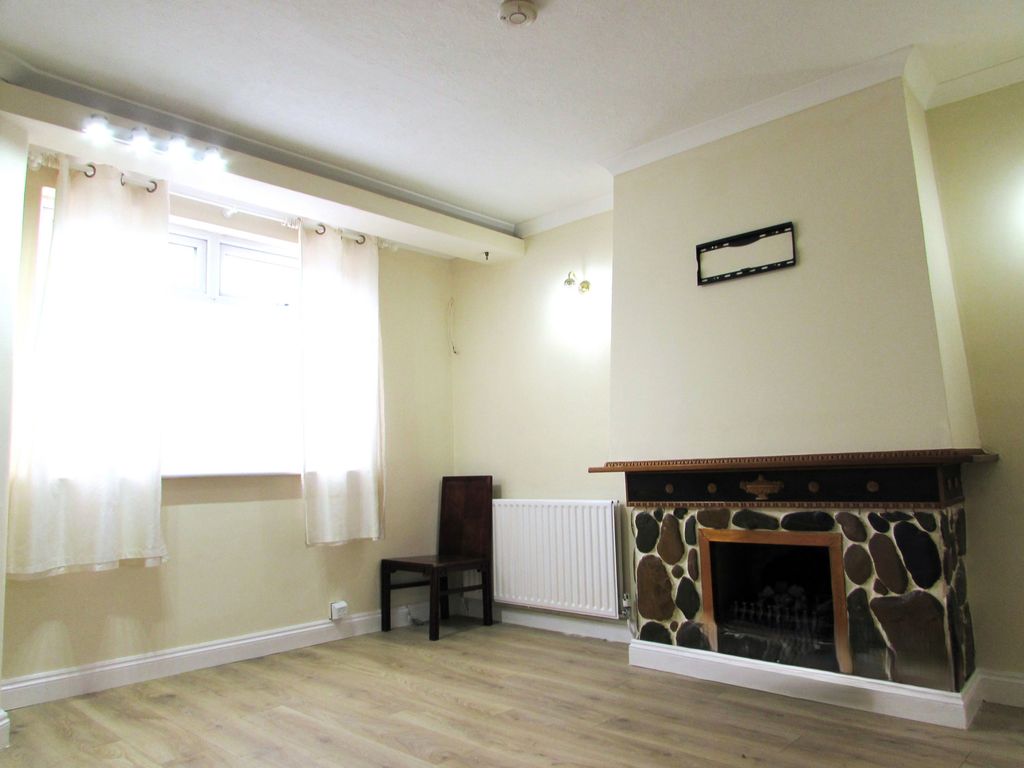 Property photo 3 of 8 Gallery