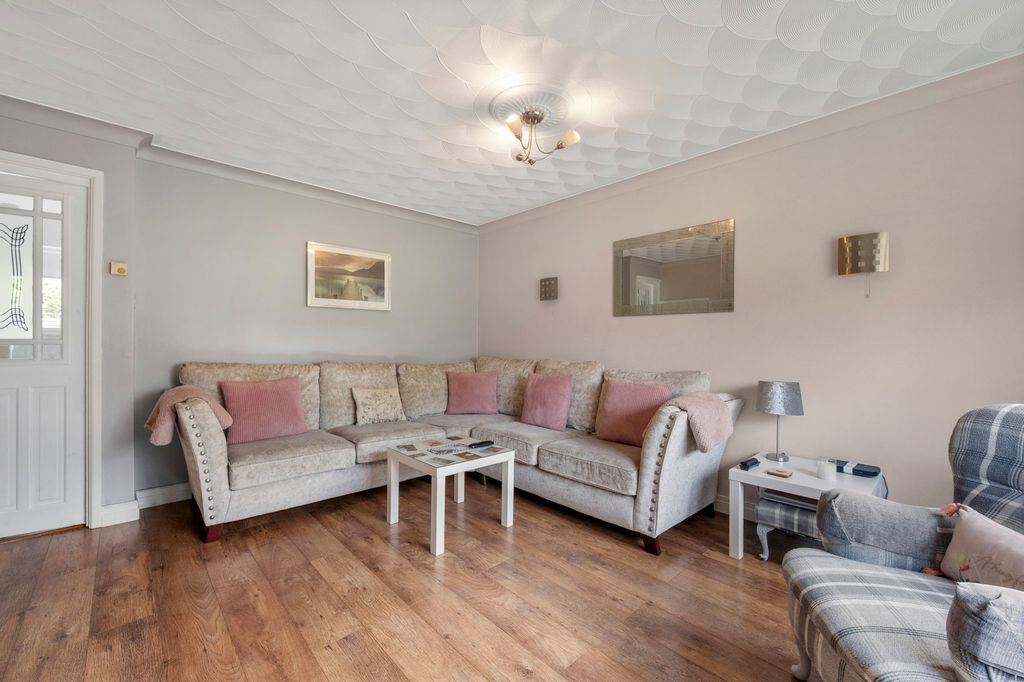 Property photo 2 of 35