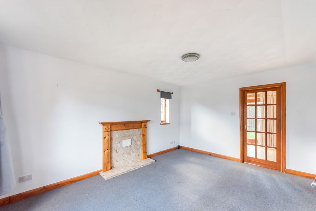 Property photo 3 of 24