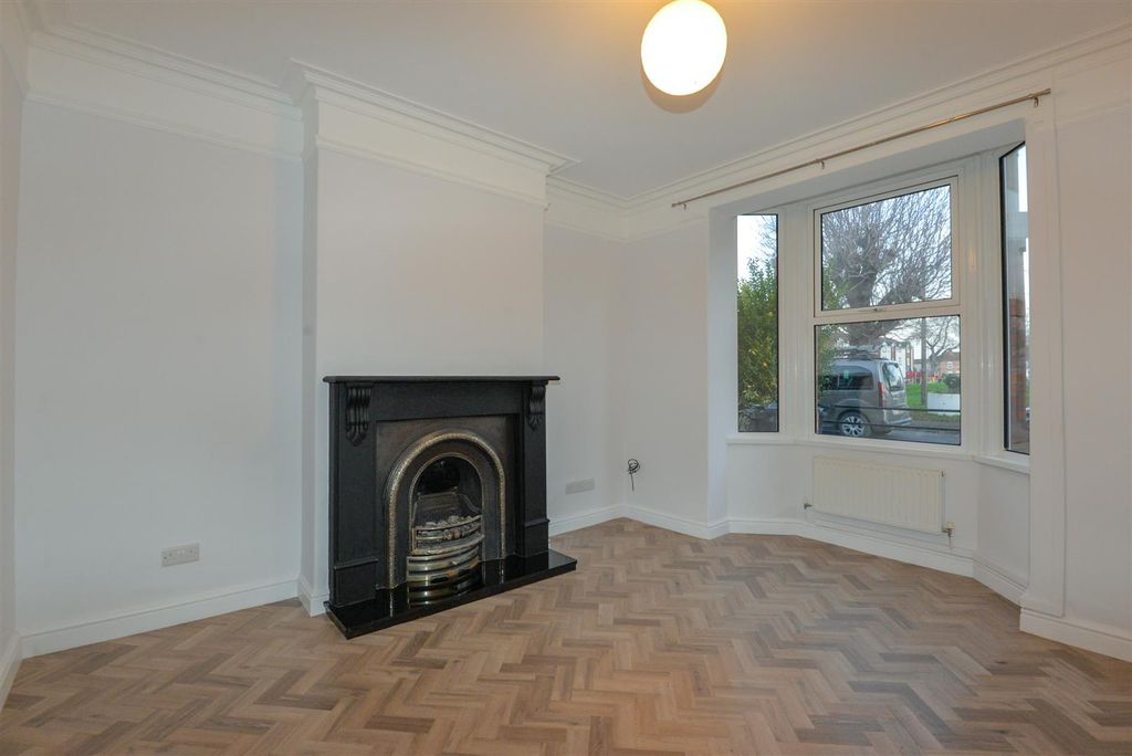 Property photo 3 of 19 Living Room 1.Jpg