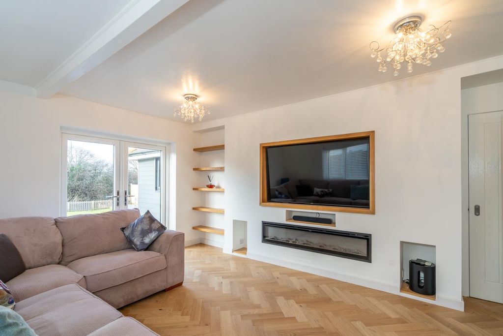 Property photo 2 of 19 Sitting Room.Jpg