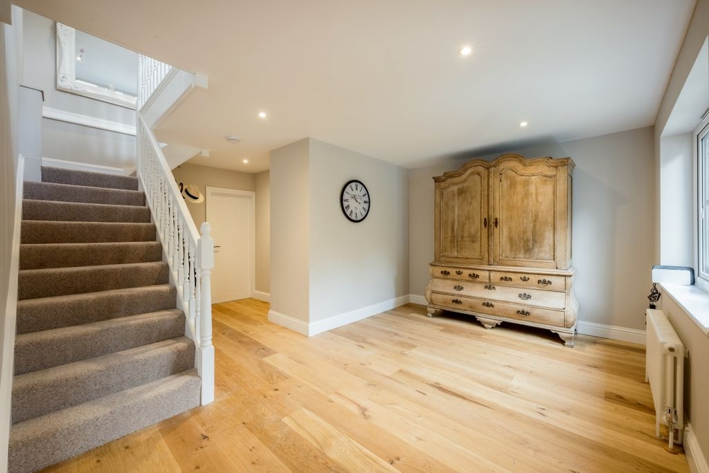 Property photo 2 of 22 Southlands New 3