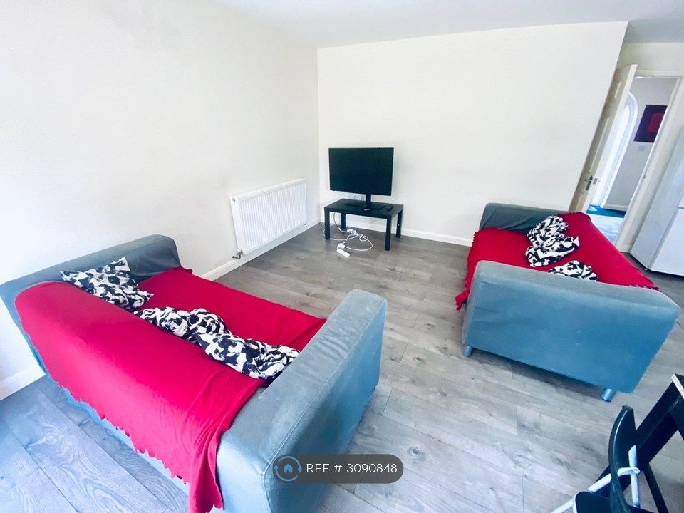 Property photo 2 of 28