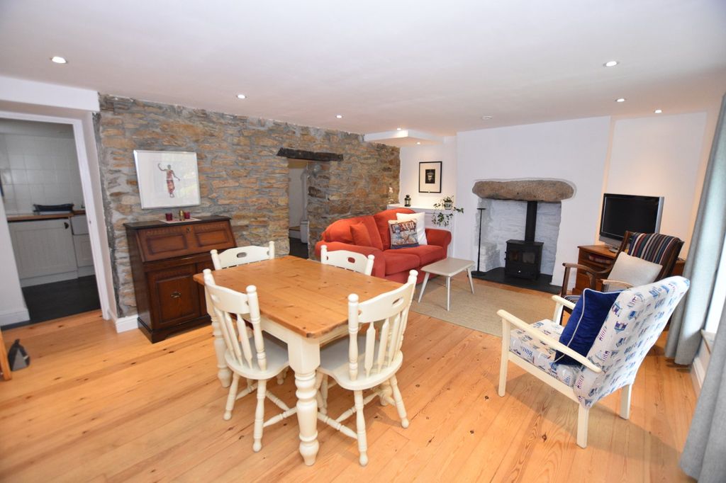 Property photo 3 of 22 Lounge Dining Room