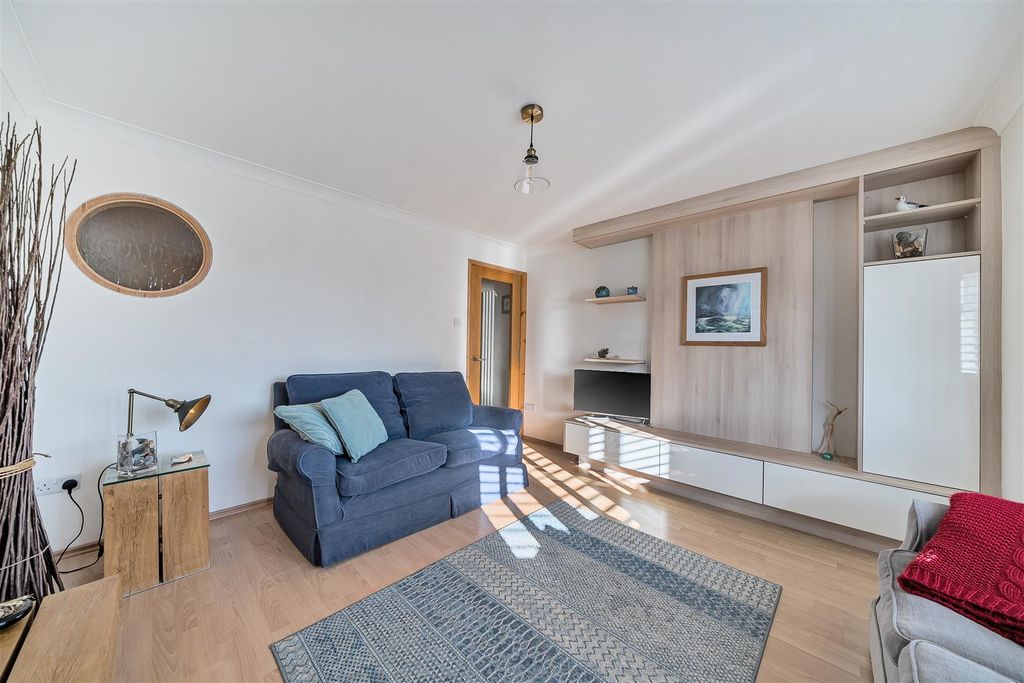 Property photo 3 of 19 1407159-6-698355280659E.Jpg