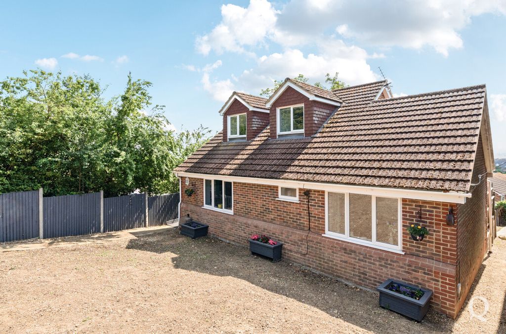 Property photo 1 of 21 0389d9Dd-6B9E-448...