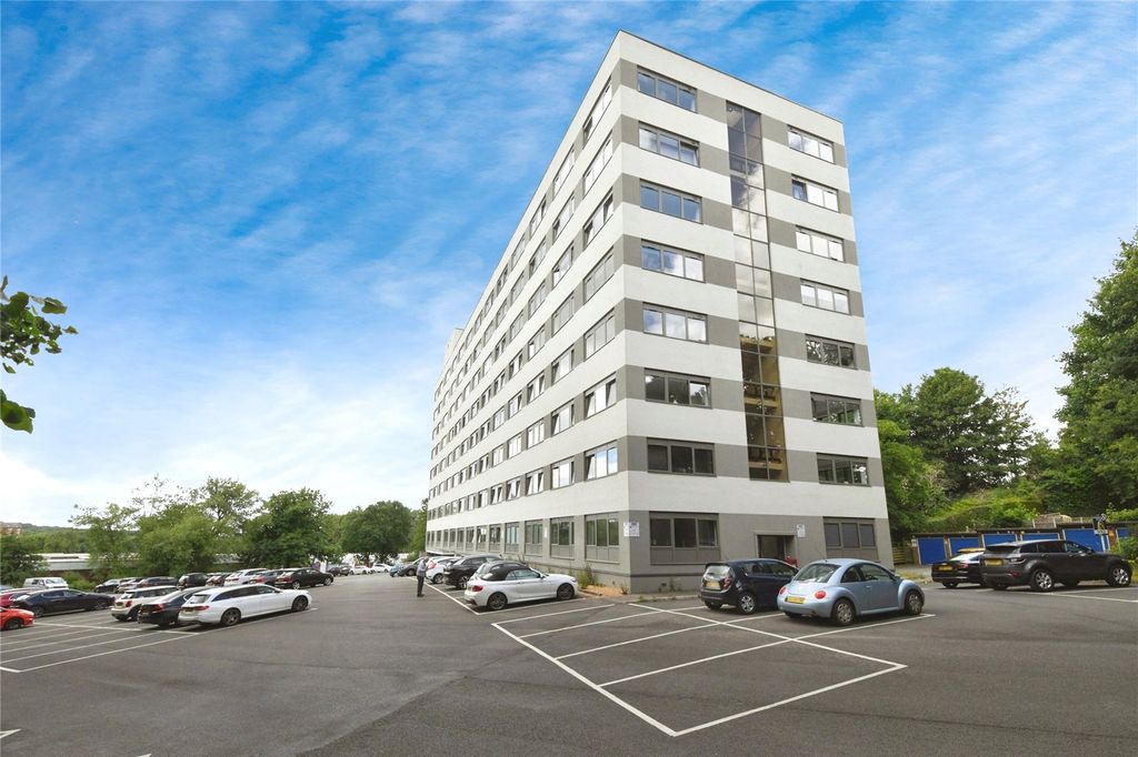 Property photo 1 of 17 External