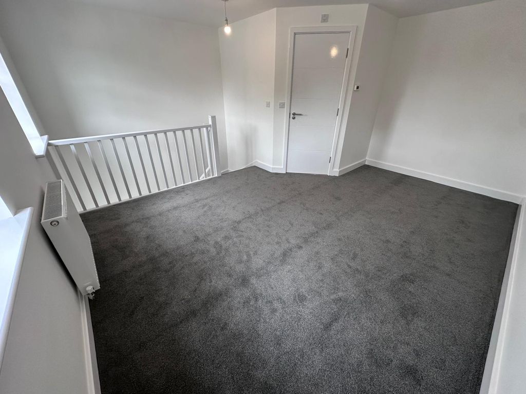 Property photo 2 of 9 Image