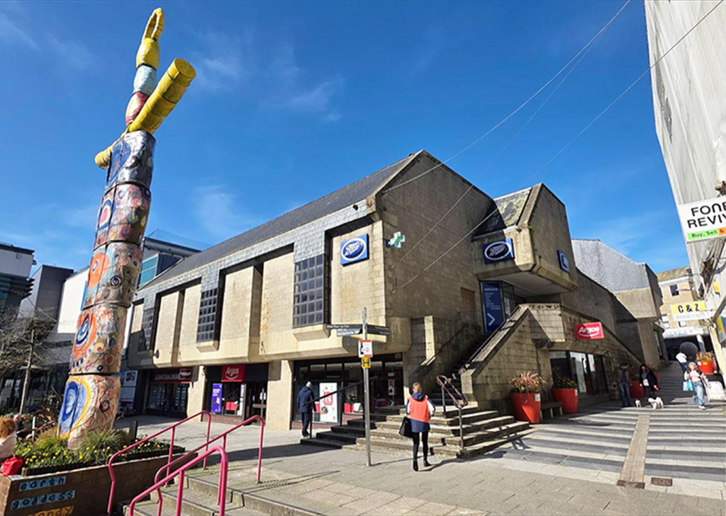 Property photo 1 of 4