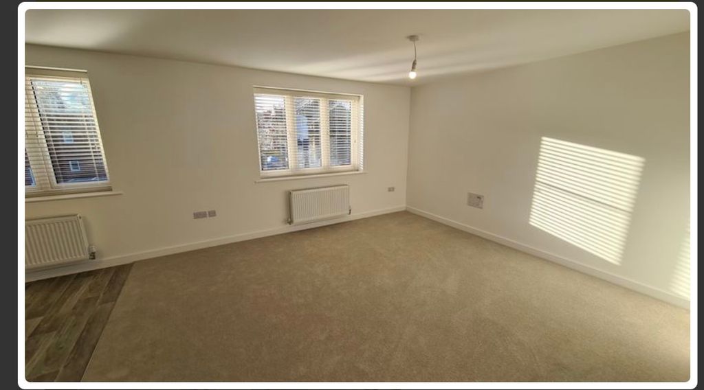 Property photo 3 of 11 Image