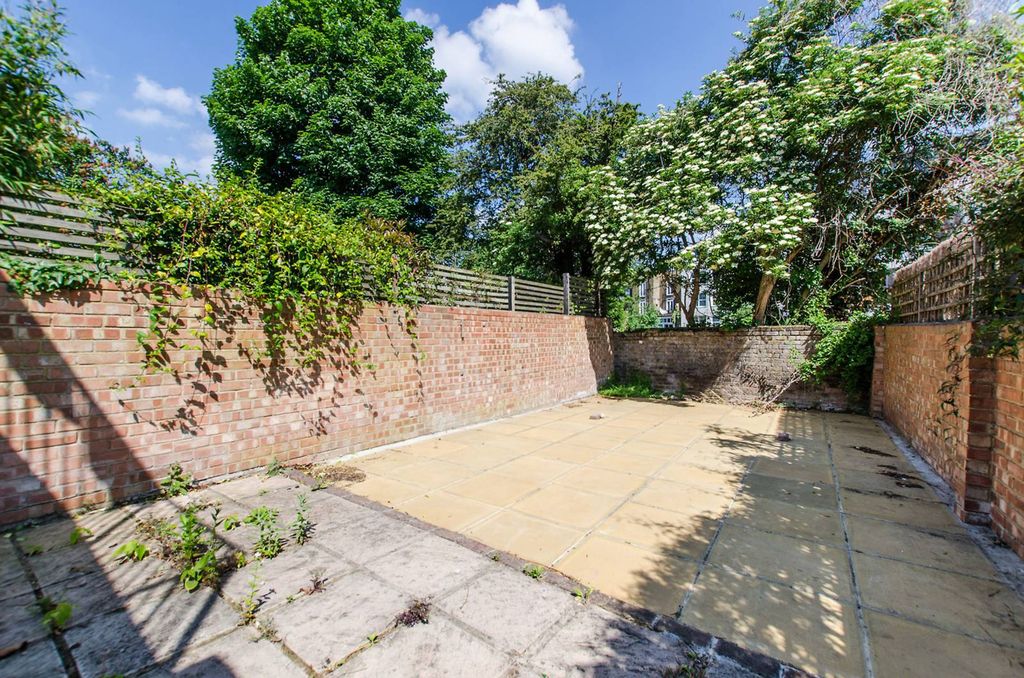 Property photo 3 of 12