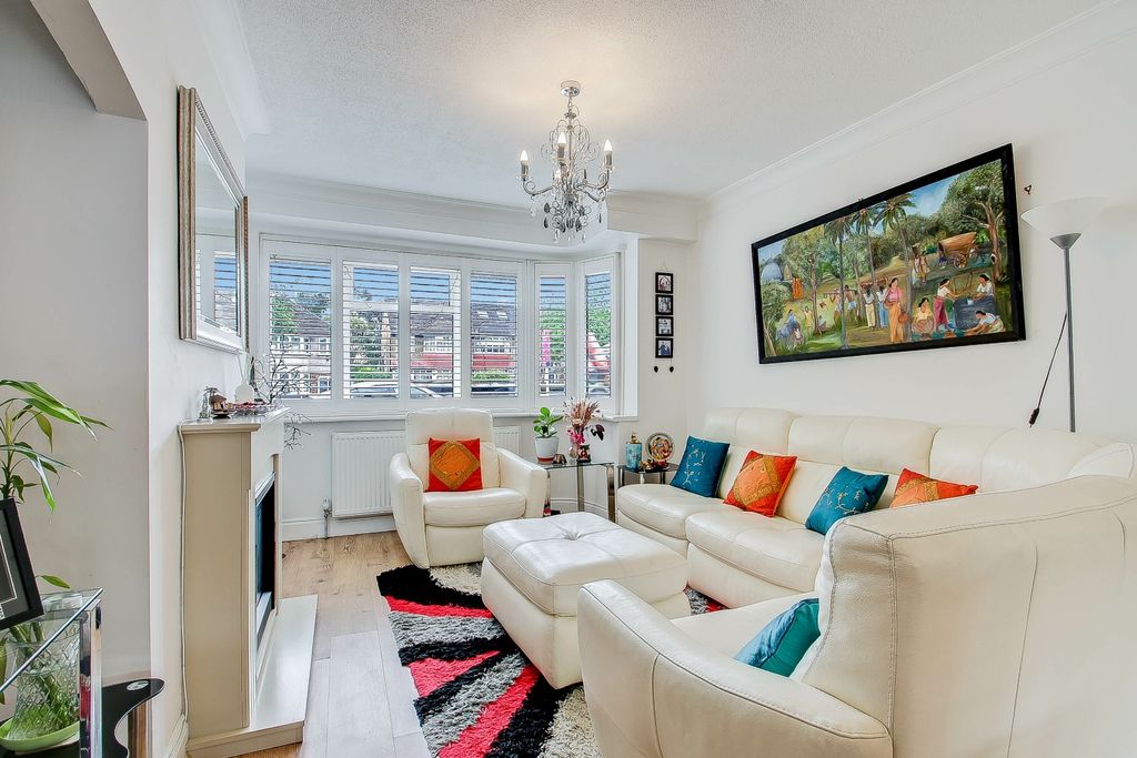 Property photo 3 of 20 4187634
