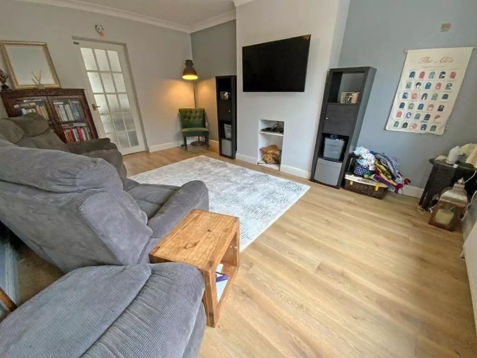 Property photo 3 of 13