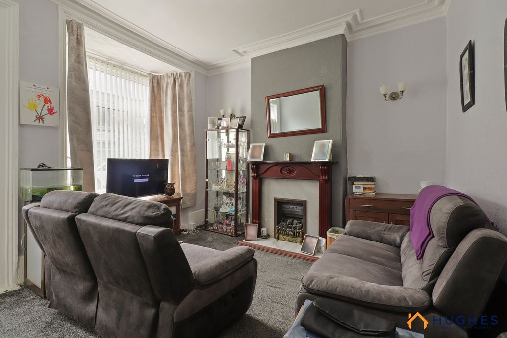 Property photo 2 of 25