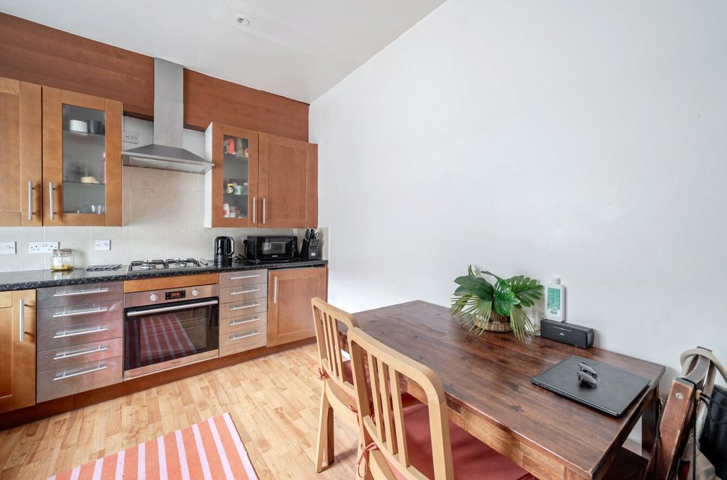 Property photo 3 of 8 Kitchen