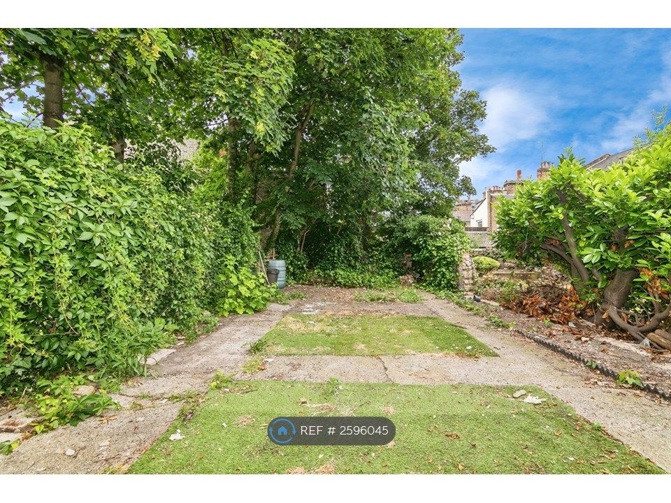 Property photo 1 of 20 Garden (Facing Rear)