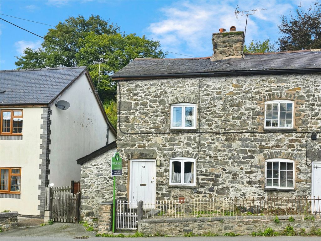 Property photo 1 of 12 Description