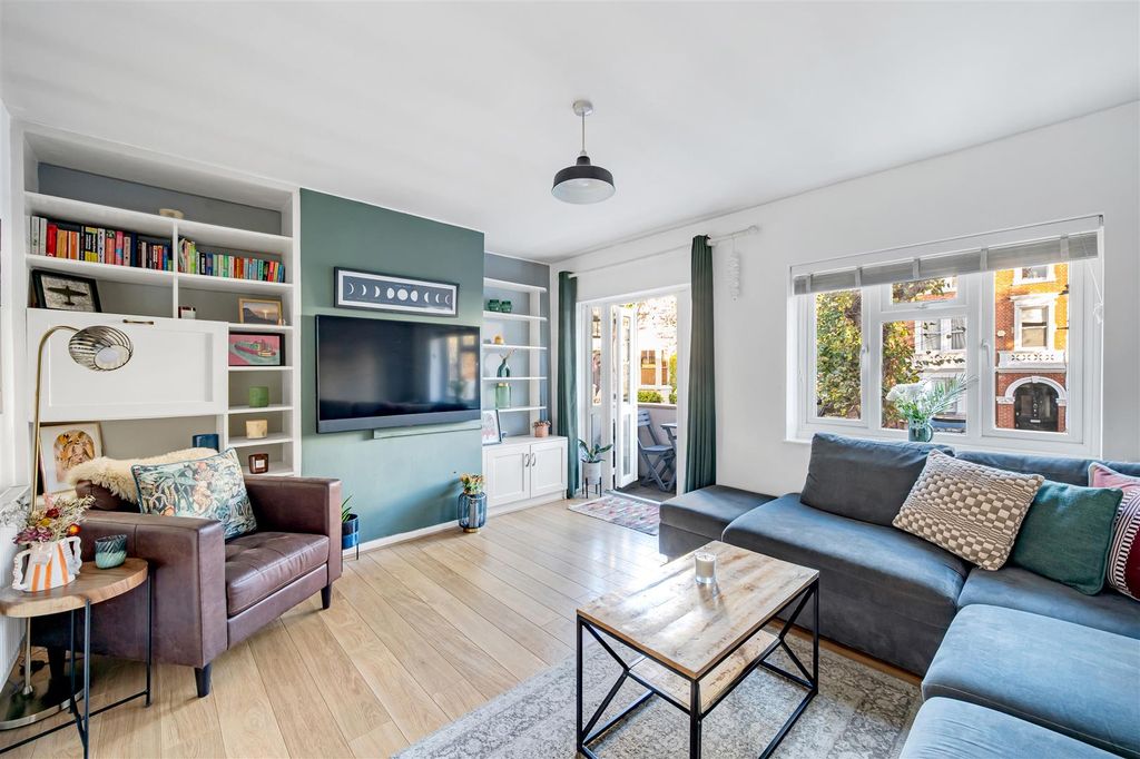 Property photo 1 of 12 Flat, 4 Hatfield Court-3.Jpg