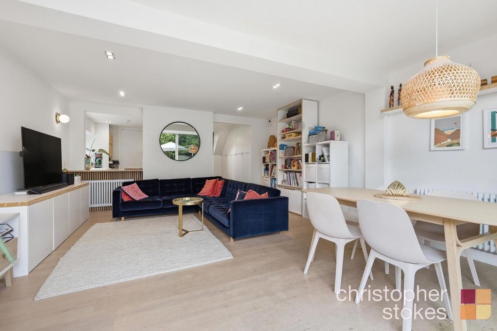 Property photo 2 of 29 5149884