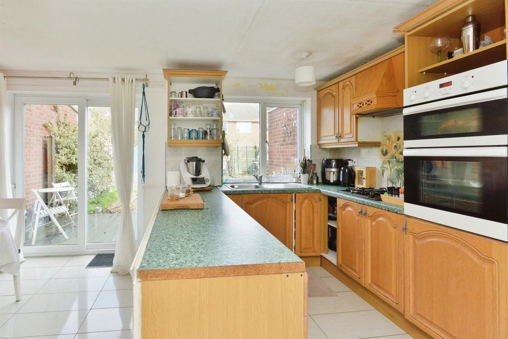 Property photo 2 of 14