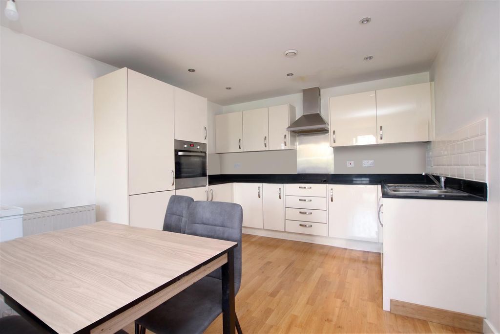 Property photo 2 of 18 Img_5243Dp.Jpg