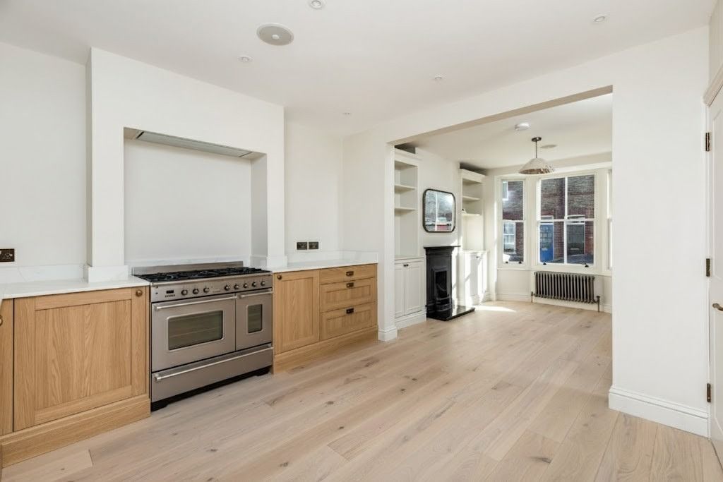 Property photo 3 of 17 4290072