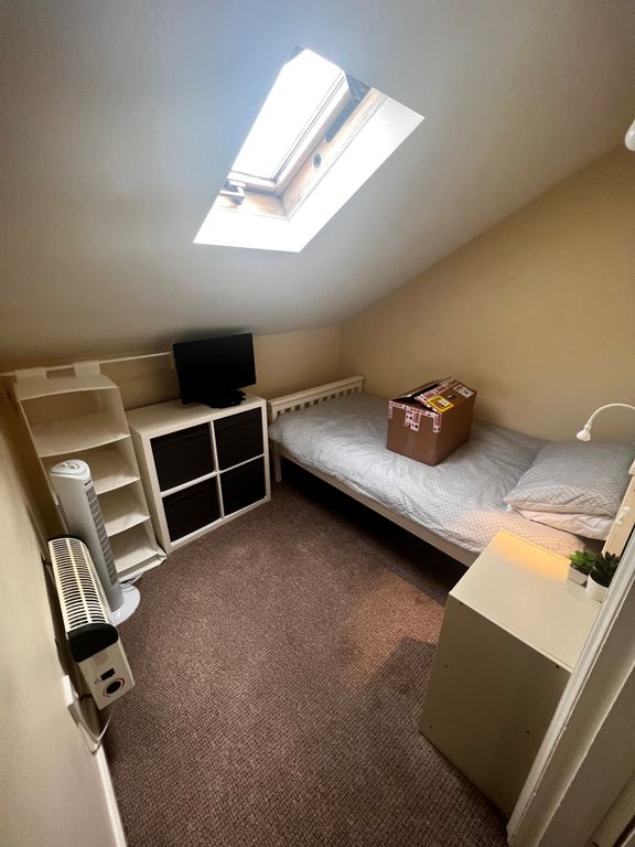 Property photo 3 of 5 Bedroom