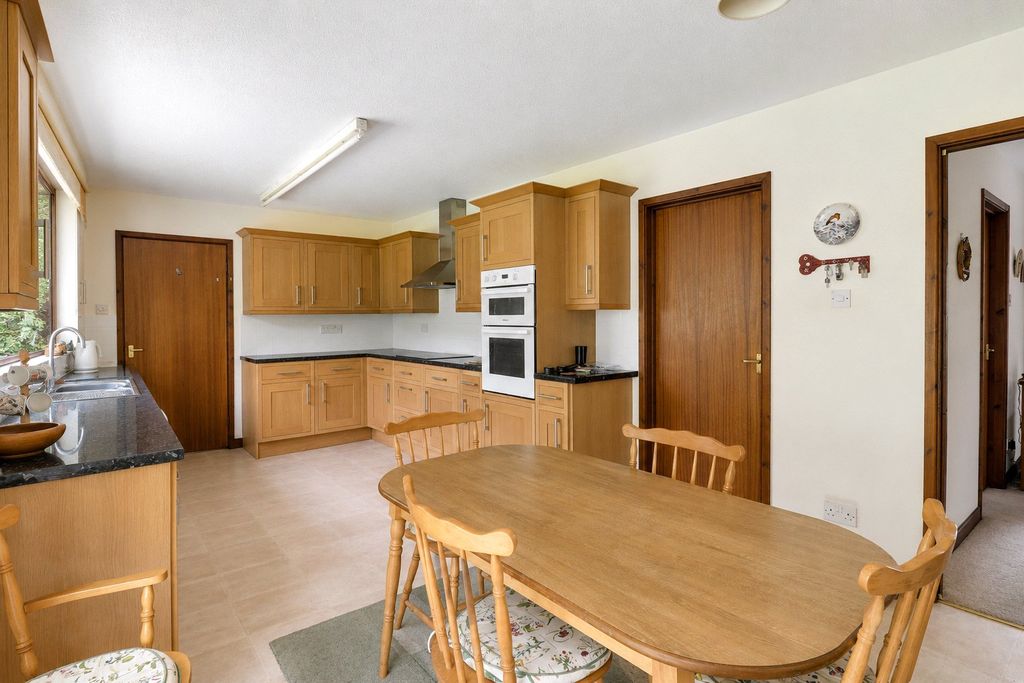 Property photo 2 of 14 Picture No. 02