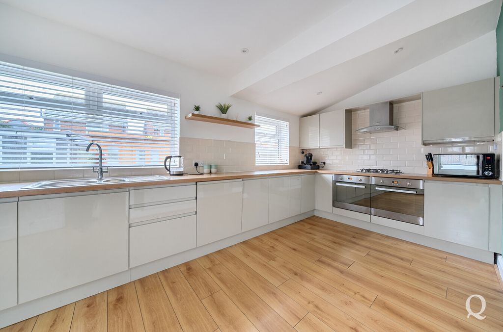 Property photo 2 of 26 9Abd07A4-6442-476...