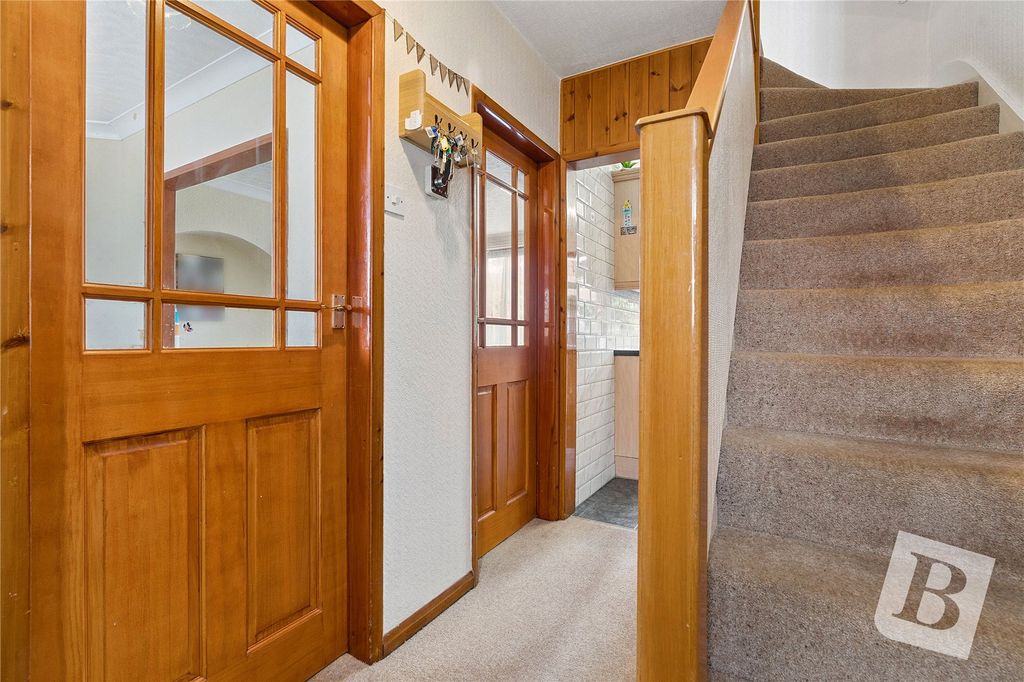 Property photo 2 of 14 Hallway