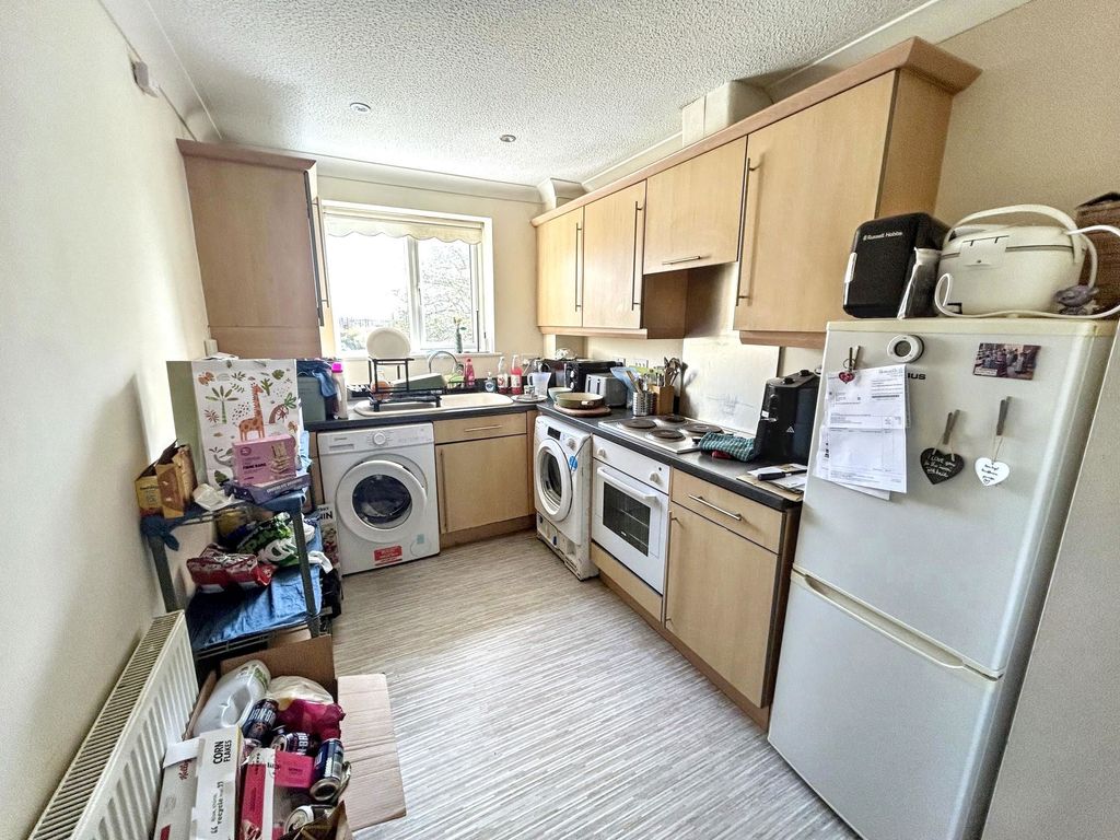 Property photo 3 of 6