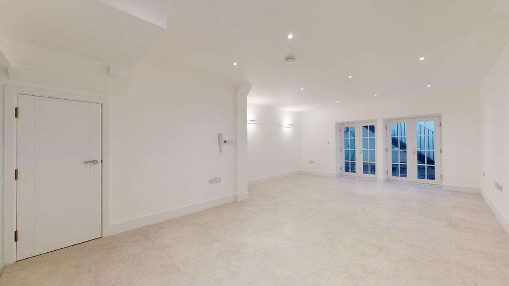 Property photo 1 of 13 Main Picture