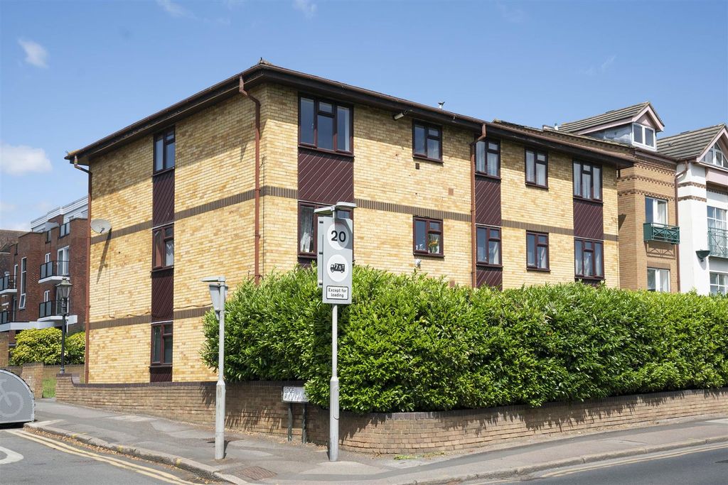 Property photo 1 of 7 8 Lelliot Court, 2A Edge Hill, Wimbledon, Sw19 4Lp