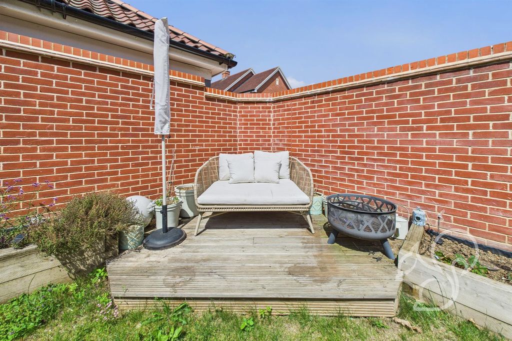 Property photo 3 of 23