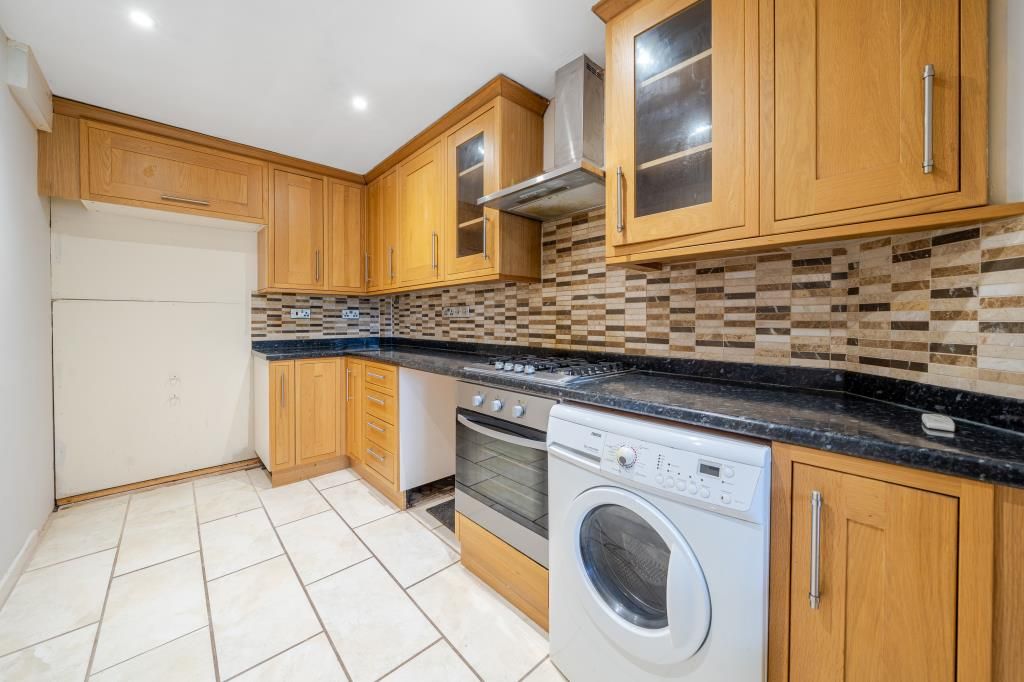 Property photo 3 of 18 Kitchen